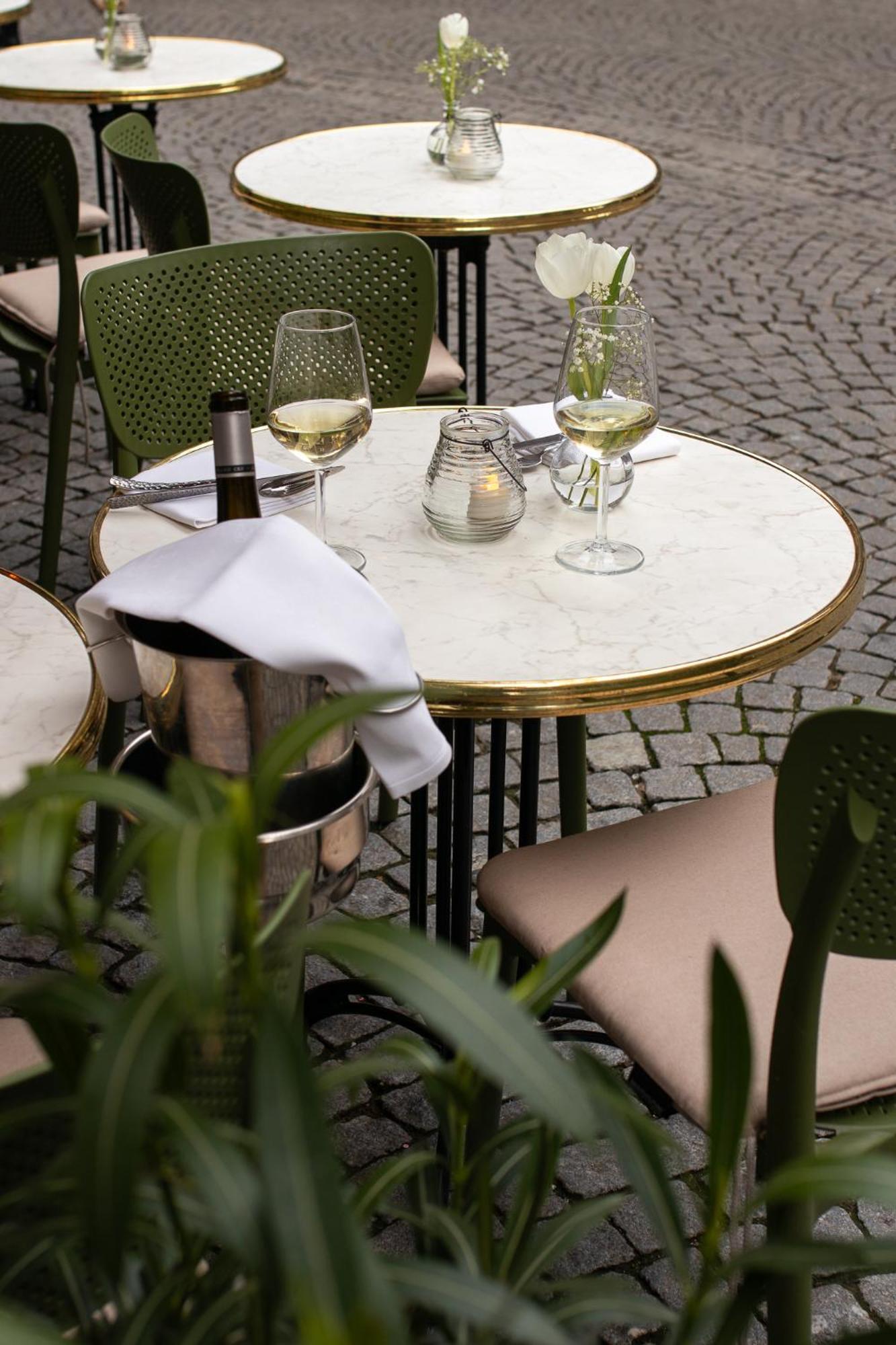 Le Virage Bistro En Hotel Maastricht Ngoại thất bức ảnh